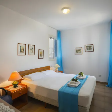 Sirina Lina Beachfront